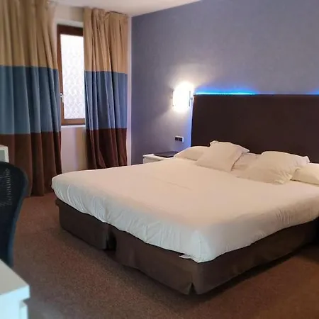 Palacio San Facundo 2*