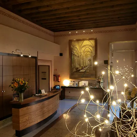 Pensión Palacio San Facundo Segovia