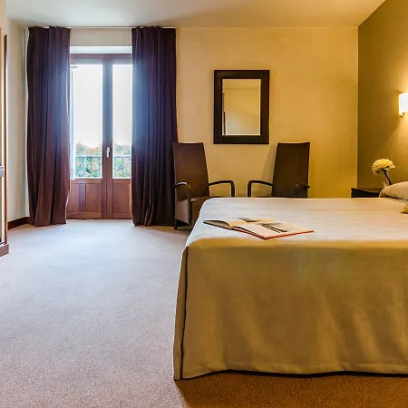 Pensión Palacio San Facundo 2*