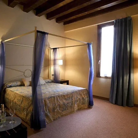 Palacio San Facundo 2*