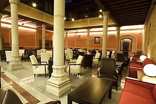 Palacio San Facundo Гостевой дом Сеговия