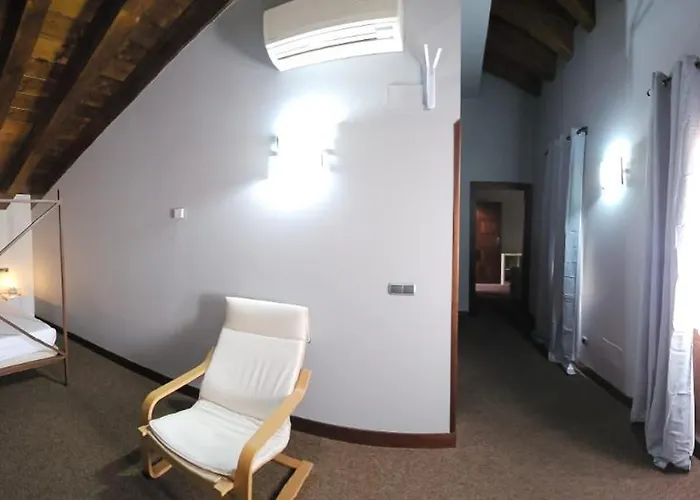 Palacio San Facundo Гостевой дом Сеговия