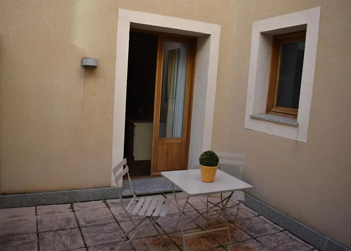 Palacio San Facundo Гостевой дом Сеговия