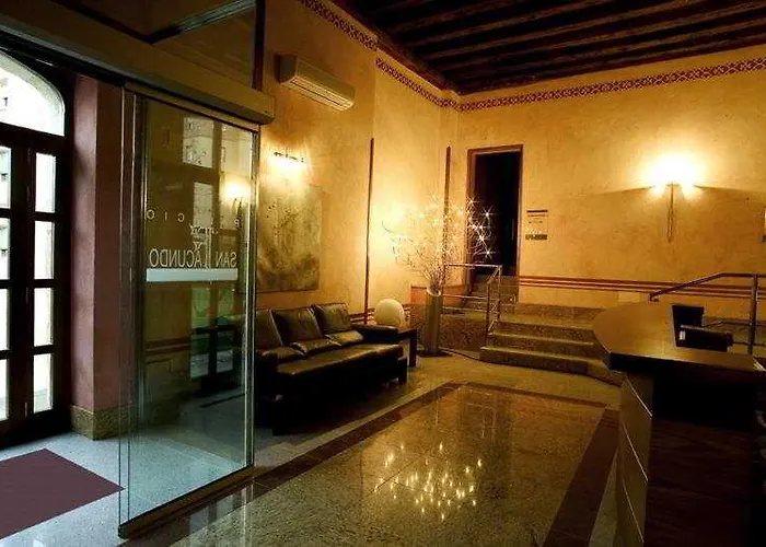 Palacio San Facundo 2* Segowia