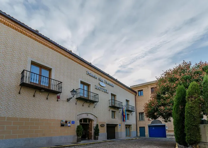 Palacio San Facundo 2* Сеговия