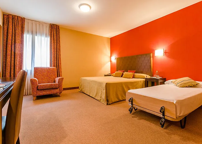 Palacio San Facundo 2* Сеговия