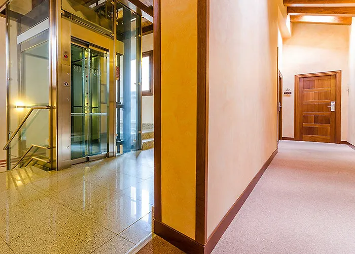 Pensjonat Palacio San Facundo 2*