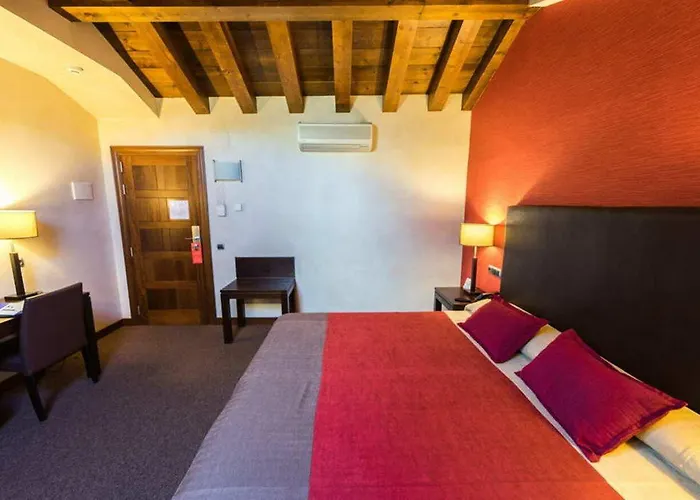 Palacio San Facundo 2* Сеговия