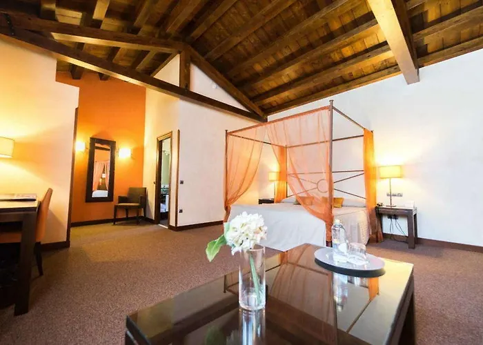 Palacio San Facundo 2* Сеговия